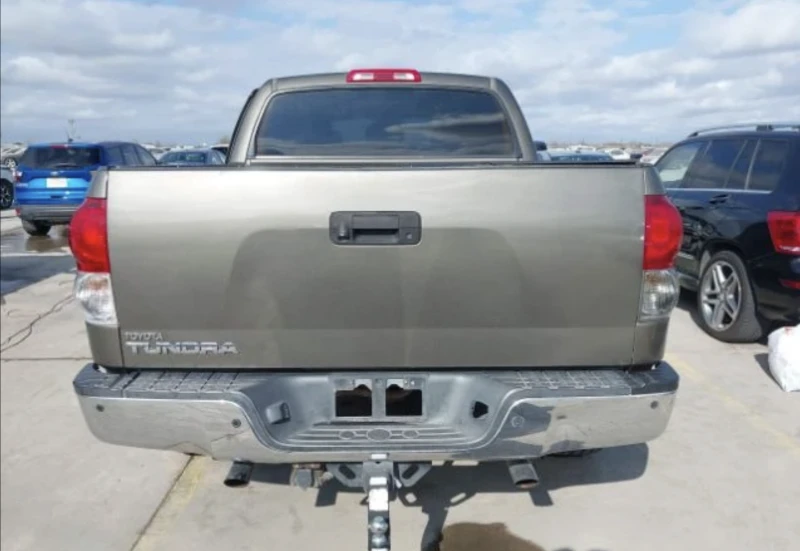 Toyota Tundra, снимка 8 - Автомобили и джипове - 49008756