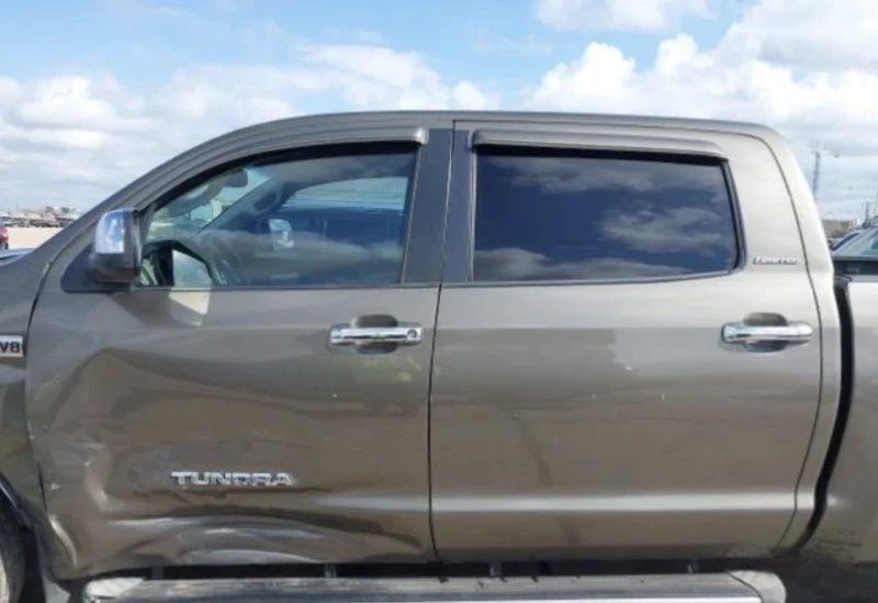 Toyota Tundra, снимка 6 - Автомобили и джипове - 49008756