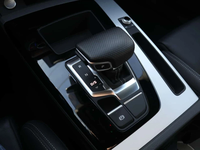 Audi Q5 * Technik * CARFAX * 360 КАМЕРИ* BANG&OLUFSEN* , снимка 12 - Автомобили и джипове - 53599292