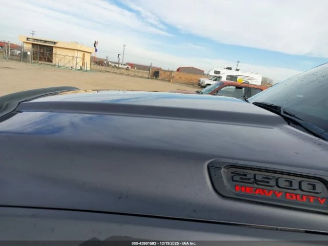 Dodge RAM 2500 LARAMIE 4X4 6'4 BOX - изображение 6