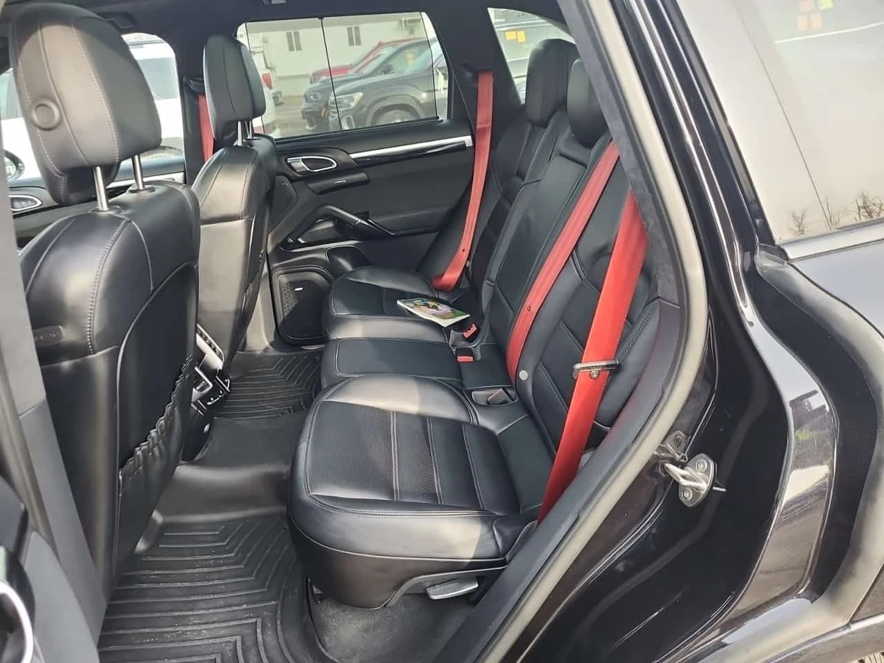 Porsche Cayenne * GTS * 2 КЛЮЧА * ОБДУХВАНЕ * ПОДГРЕВИ * CARFAX, снимка 12 - Автомобили и джипове - 54015462