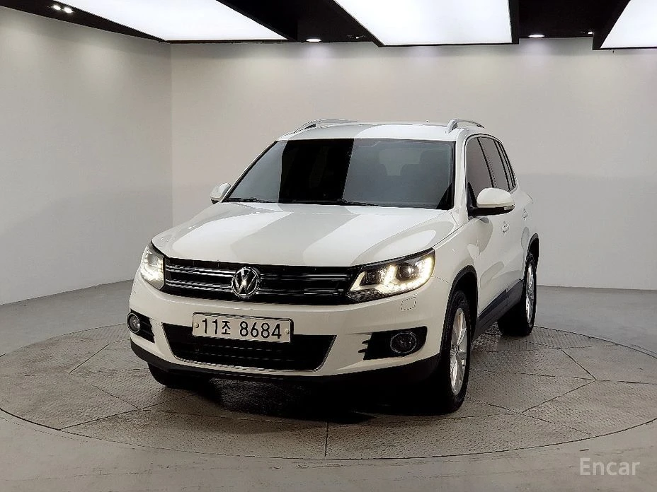 VW Tiguan, снимка 3 - Автомобили и джипове - 54556278