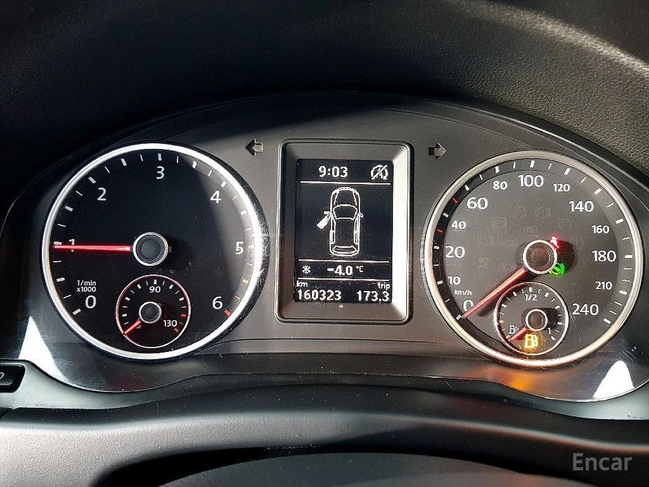 VW Tiguan, снимка 6 - Автомобили и джипове - 54556278