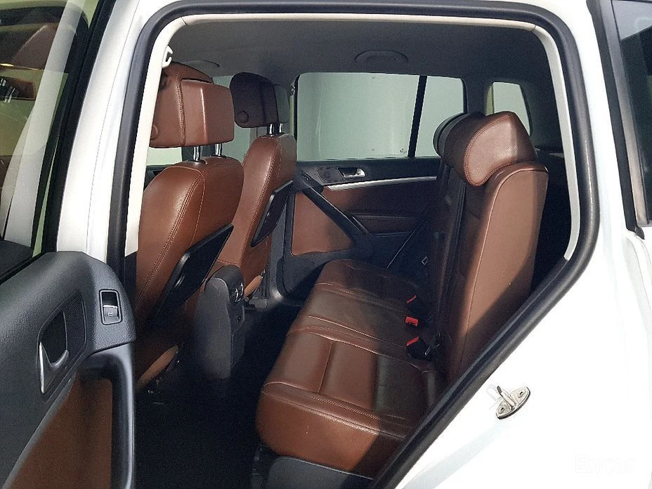 VW Tiguan, снимка 10 - Автомобили и джипове - 54556278