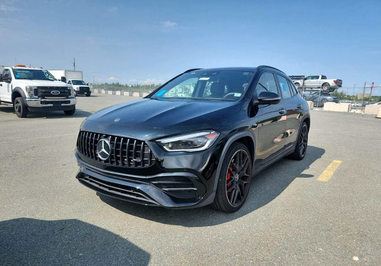 Mercedes-Benz GLA 45 AMG 4M* Пано* Подгрев* Памет* Камера