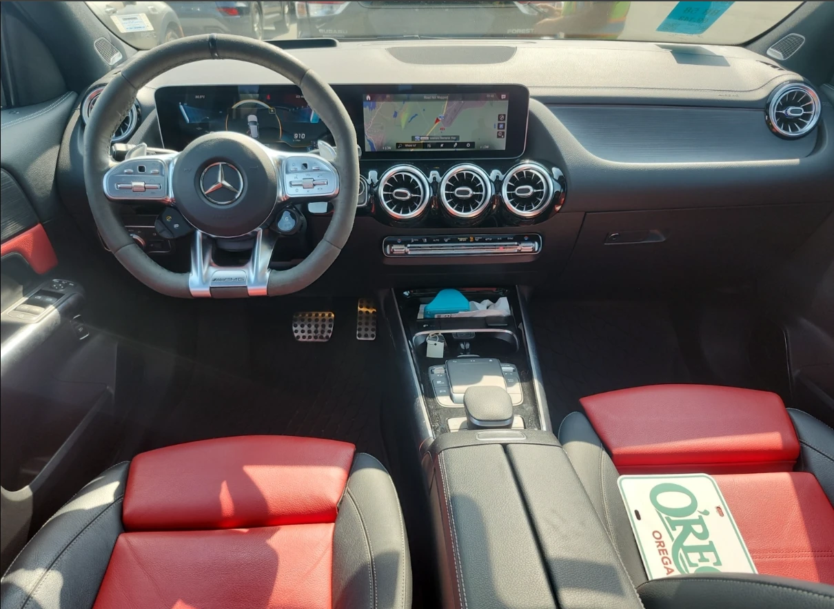 Mercedes-Benz GLA 45 AMG 4M* Пано* Подгрев* Памет* Камера, снимка 7 - Автомобили и джипове - 55742820