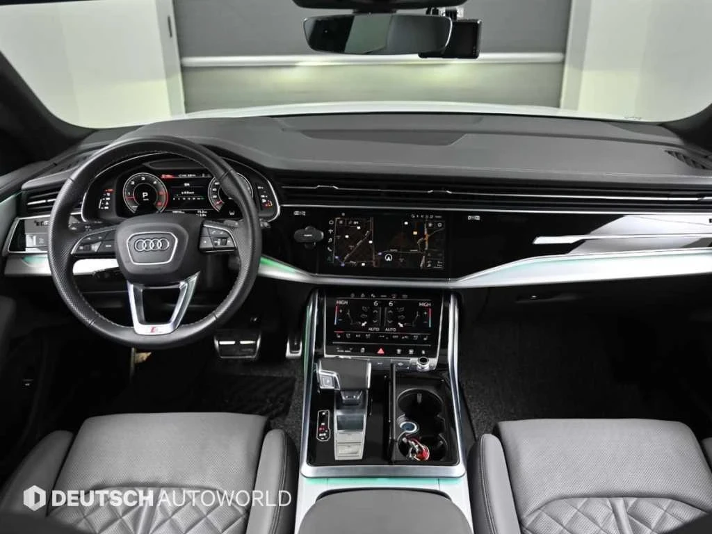 Audi Q8 50TDI *  PREMIUM * S LINE * ОБДУХВАНЕ * 360 * HUD, снимка 10 - Автомобили и джипове - 56128125