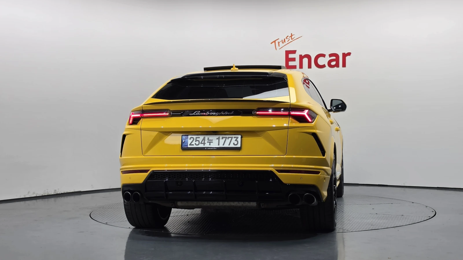 Lamborghini Urus B&O* HUD* МАСАЖ* 360* BLIND SPOT* КРАЙНА ЦЕНА, снимка 4 - Автомобили и джипове - 56186978
