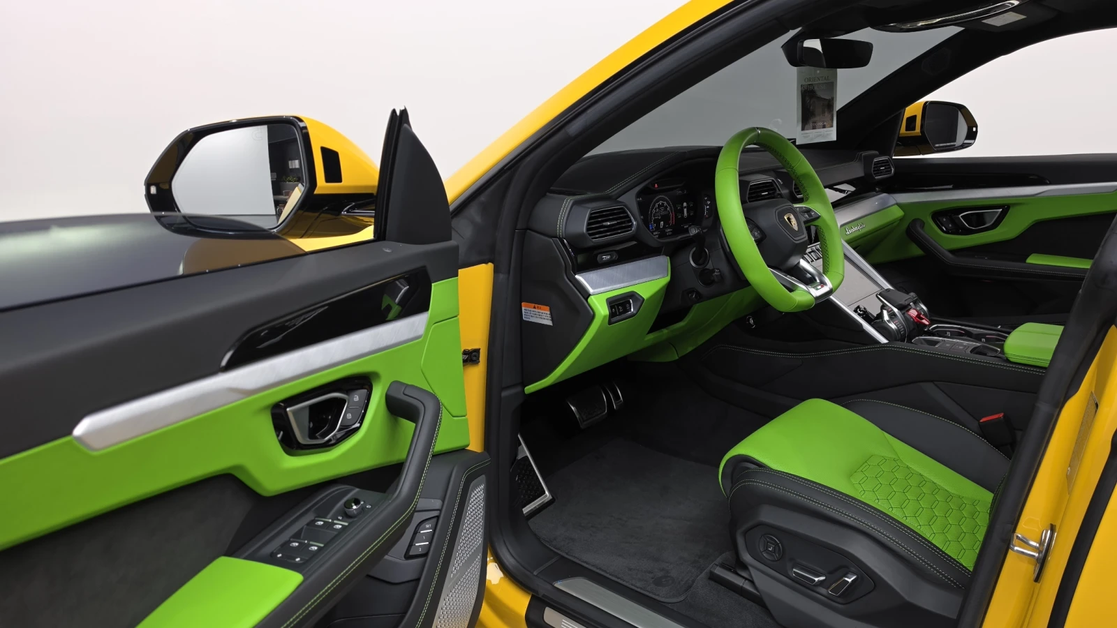 Lamborghini Urus B&O* HUD* МАСАЖ* 360* BLIND SPOT* КРАЙНА ЦЕНА, снимка 10 - Автомобили и джипове - 56186978