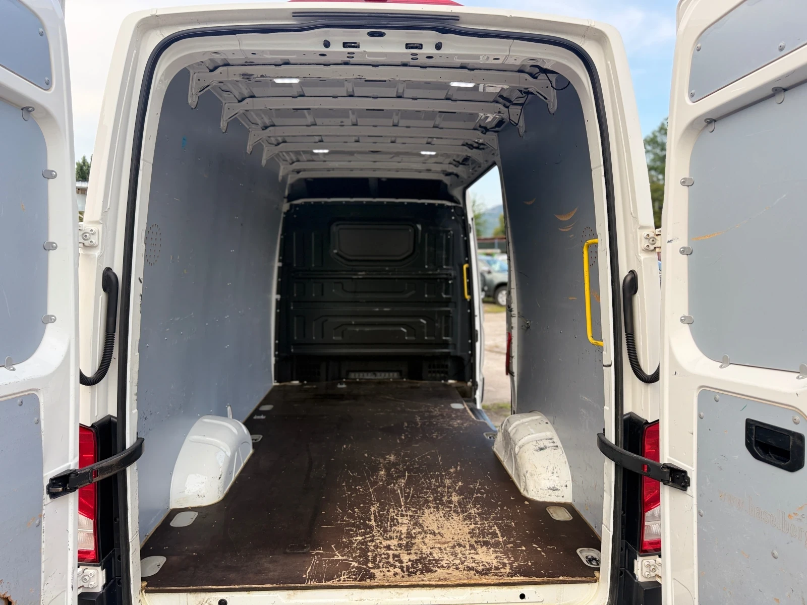 VW Crafter 2.0TDI-177kc 4x4, снимка 9 - Бусове и автобуси - 54519150