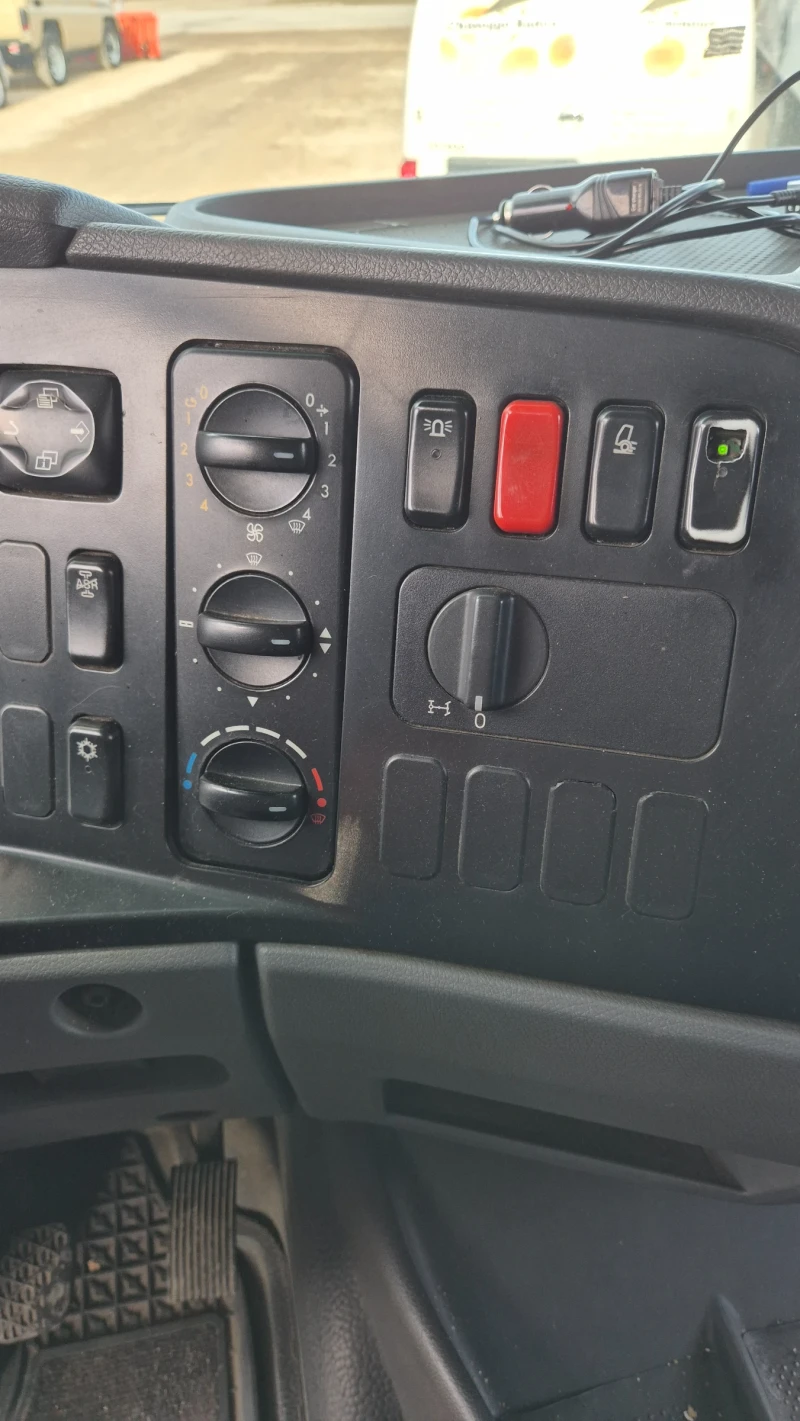 Mercedes-Benz Atego 1224* БОРД* КЛИМАТИК* , снимка 12 - Камиони - 53180446