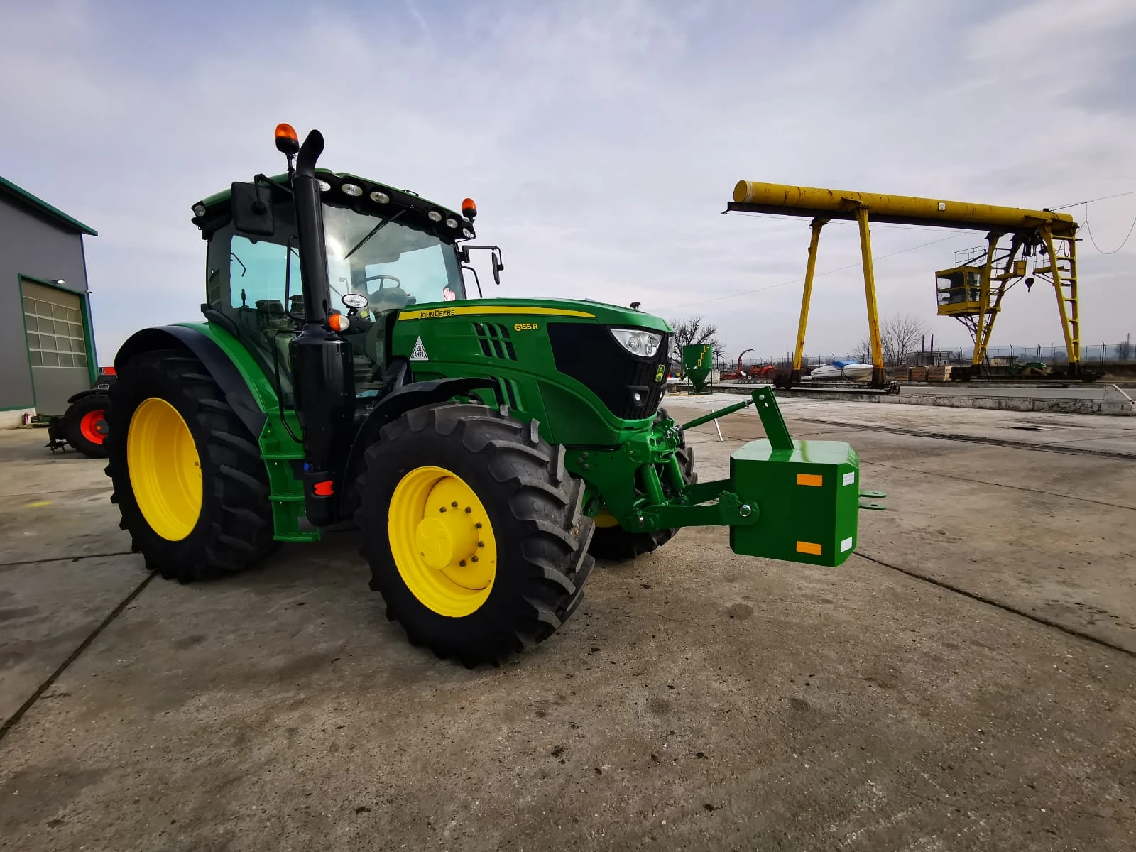 Трактор John Deere 6155R  лизинг с първоначална вноска 20 % | Mobile.bg — изображение 1