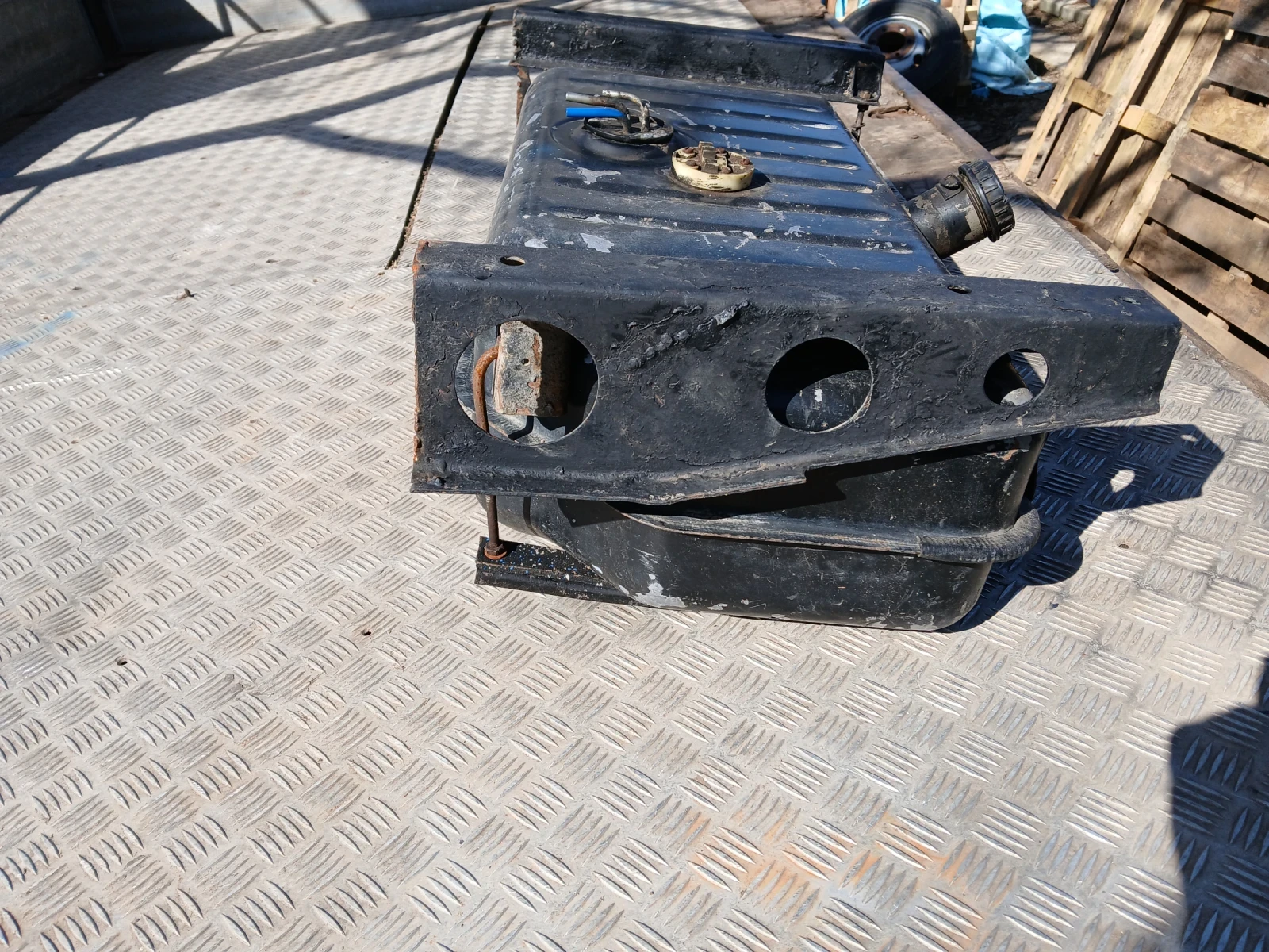 Резервоар за гориво 70 литра , снимка 9 - Части - 53811932