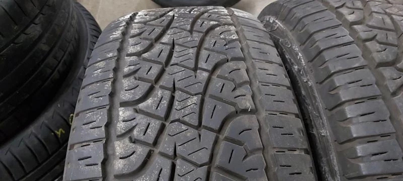 Гуми Всесезонни 235/65R17, снимка 3 - Гуми и джанти - 32781752