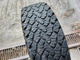 Гуми Всесезонни 235/75R15, снимка 1 - Гуми и джанти - 39109129