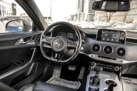 Kia Stinger 2018/GT/3.3T/4X4/128000KM/Топ цена, снимка 9