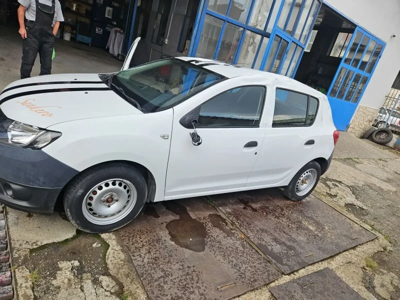 Dacia Sandero 1.2 i  20000km!, снимка 3 - Автомобили и джипове - 46913944