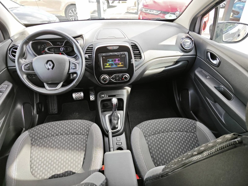 Renault Captur 1.3TCe 150k.c., снимка 15 - Автомобили и джипове - 47775325