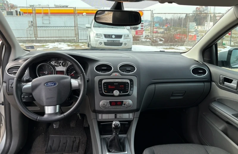 Ford Focus 1.6i 115hp, снимка 9 - Автомобили и джипове - 49268447