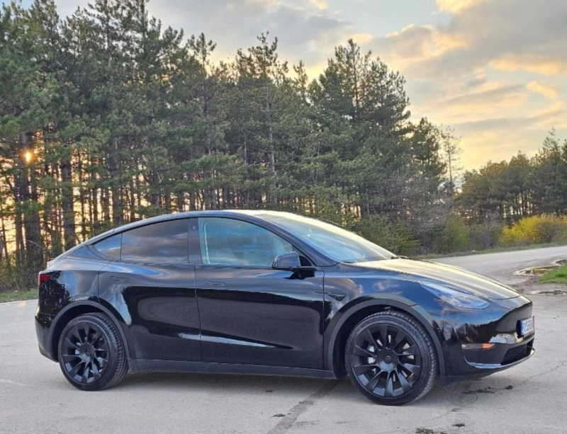 Tesla Model Y 4x4 Long Range FSD