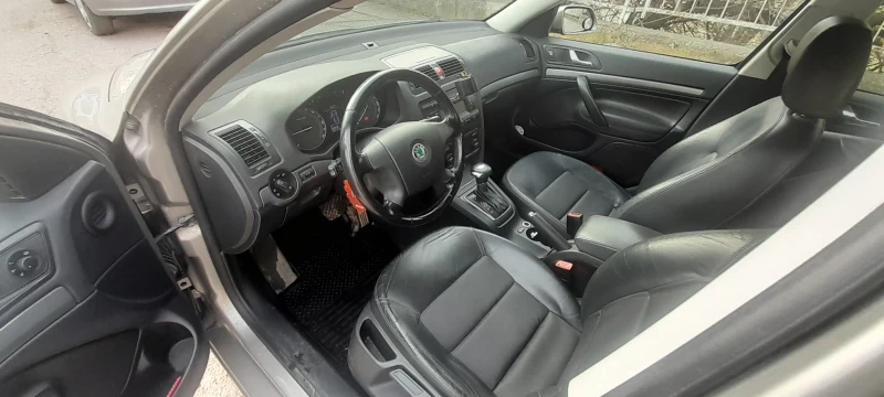 Skoda Octavia, снимка 6 - Автомобили и джипове - 51362568