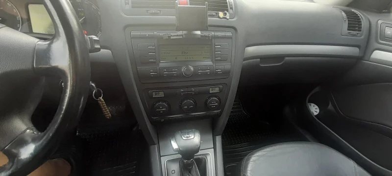 Skoda Octavia, снимка 8 - Автомобили и джипове - 51362568