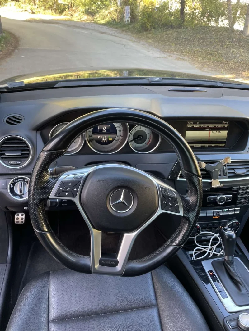 Mercedes-Benz C 300, снимка 6 - Автомобили и джипове - 52266575
