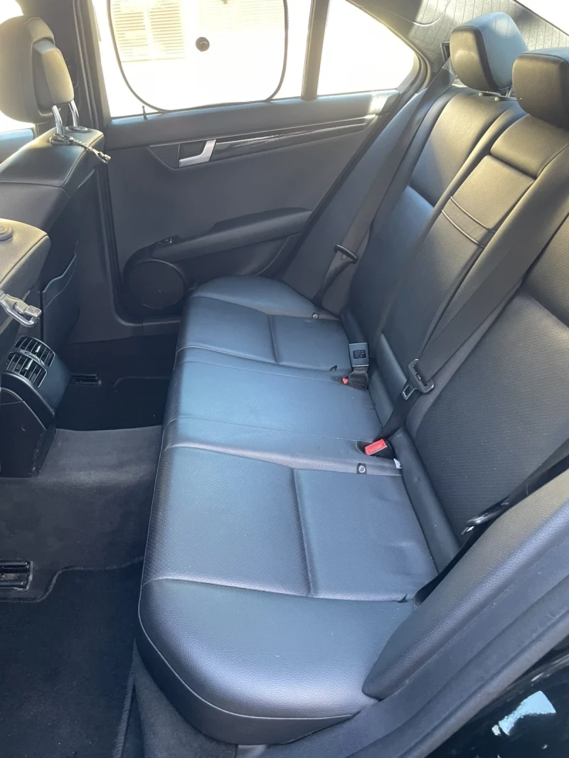 Mercedes-Benz C 300, снимка 8 - Автомобили и джипове - 52266575