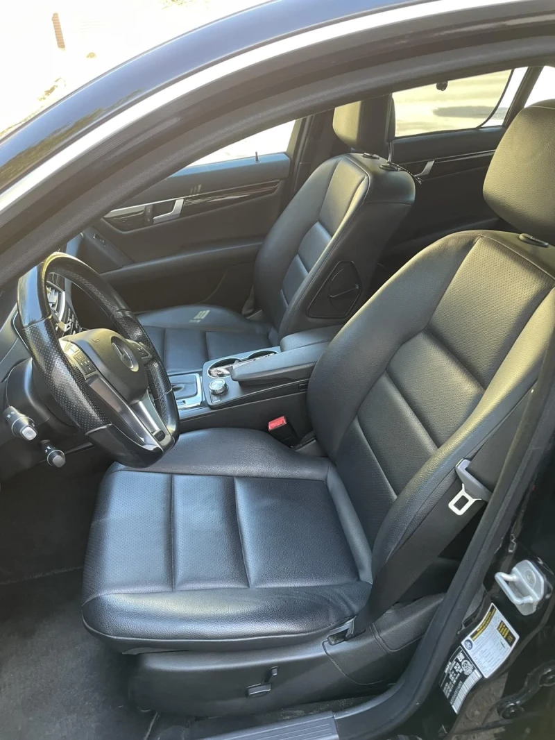Mercedes-Benz C 300, снимка 7 - Автомобили и джипове - 52266575