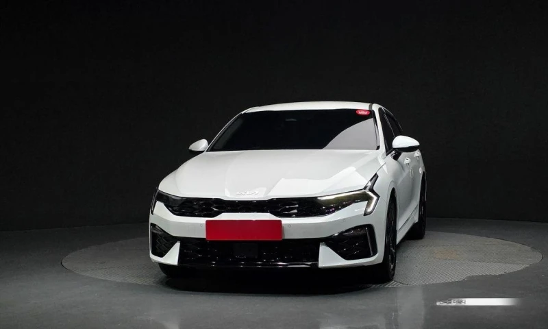 Kia K5 2.0 Prestige * НАЙ-ДОБРА ЦЕНА В БЪЛГАРИЯ* , снимка 3 - Автомобили и джипове - 52357643