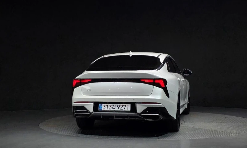 Kia K5 2.0 Prestige * НАЙ-ДОБРА ЦЕНА В БЪЛГАРИЯ* , снимка 4 - Автомобили и джипове - 52357643