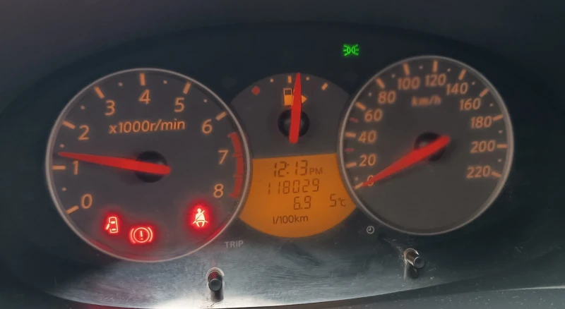 Nissan Micra 1, 3i, снимка 10 - Автомобили и джипове - 52694861