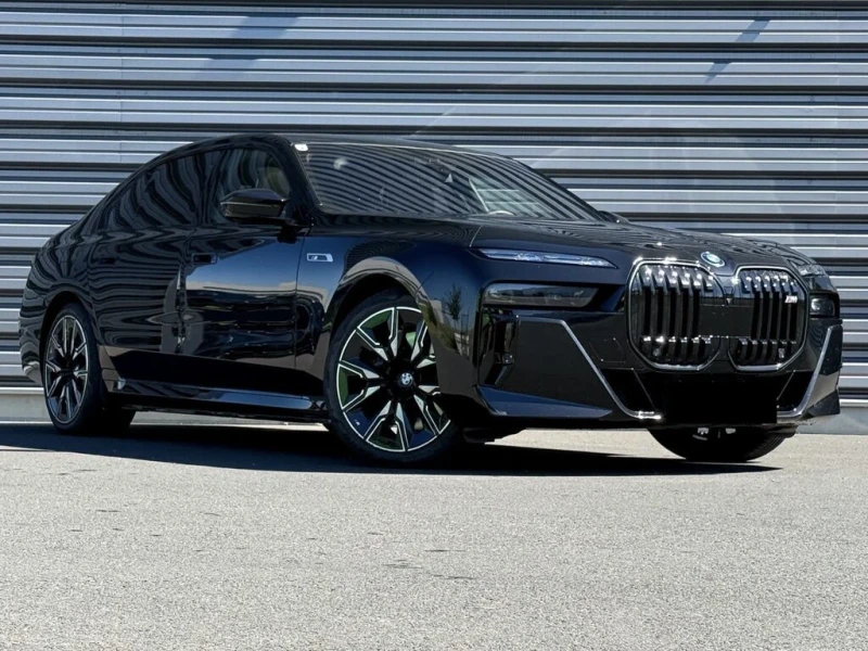 BMW 760 e* M-SPORT* TV* B&W* SKY LOUNGE* ГАРАНЦИЯ, снимка 3 - Автомобили и джипове - 53275661