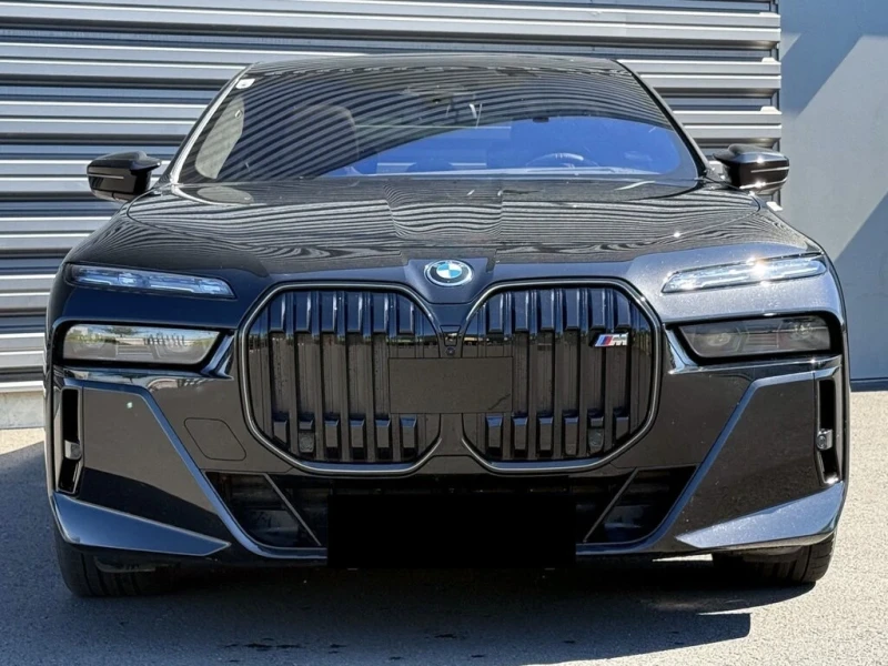 BMW 760 e* M-SPORT* TV* B&W* SKY LOUNGE* ГАРАНЦИЯ, снимка 2 - Автомобили и джипове - 53275661