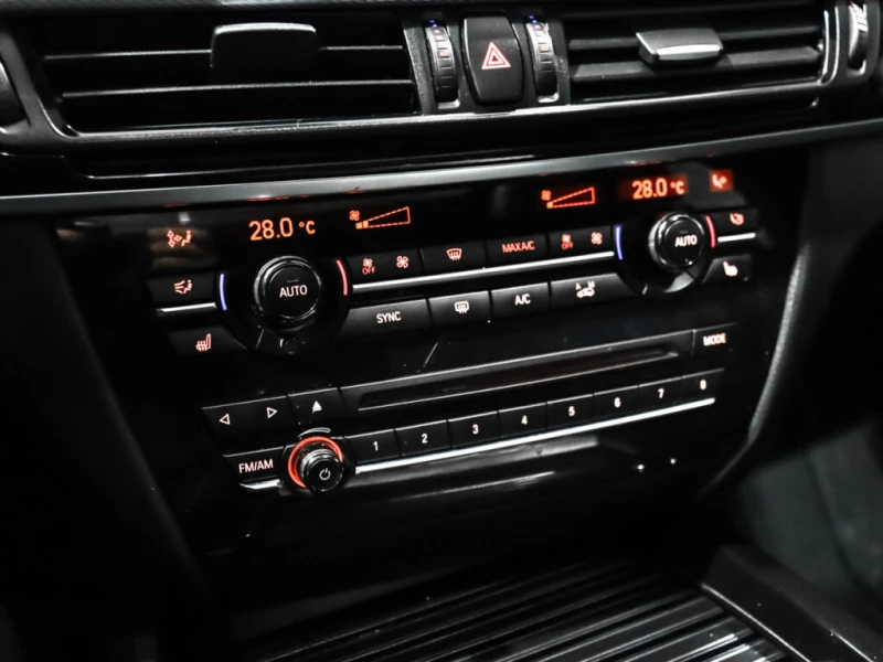 Mercedes-Benz E 400 * * CARFAX * * АВТО КРЕДИТ * * , снимка 9 - Автомобили и джипове - 53442725