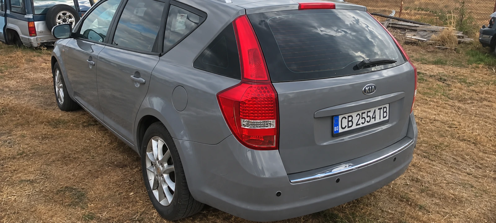 Kia Ceed 1.4 и1.6 автоматик.газ, снимка 2 - Автомобили и джипове - 47964264