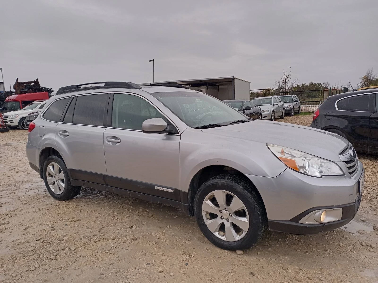 Subaru Outback 2.5i BOXER ГАЗОВ ИНЖЕКЦИОН АВТОМАТИК БАРТЕР ЛИЗИНГ - изображение 3