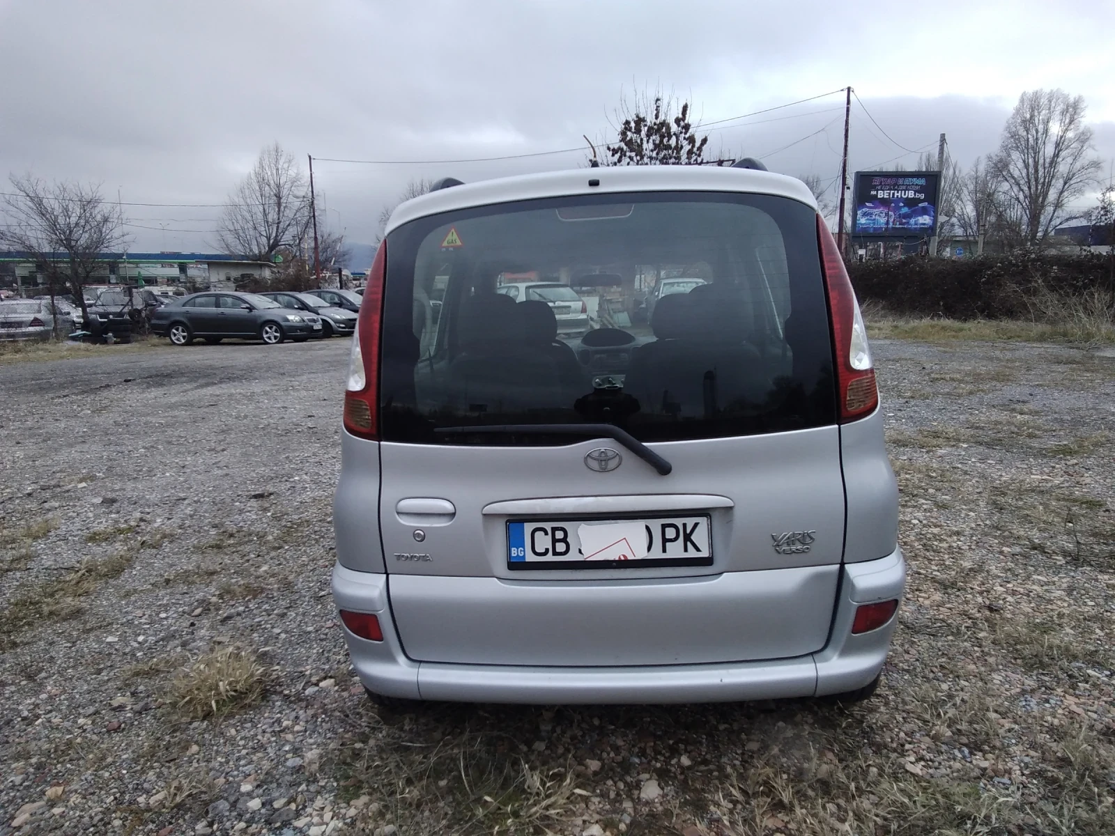 Toyota Yaris verso  - изображение 4