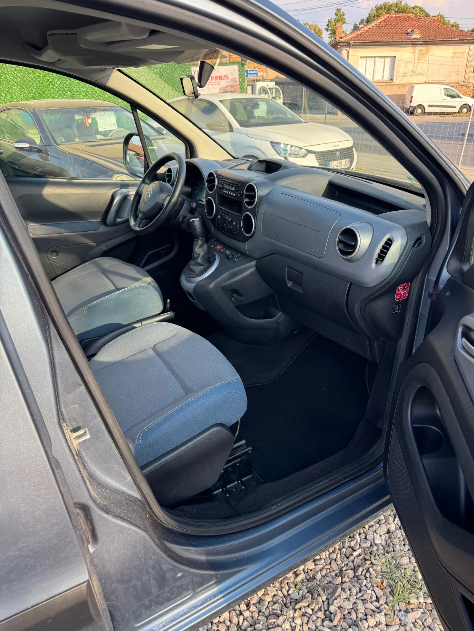 Citroen Berlingo 1.6 HDi Multispace / Пътническо  - изображение 8