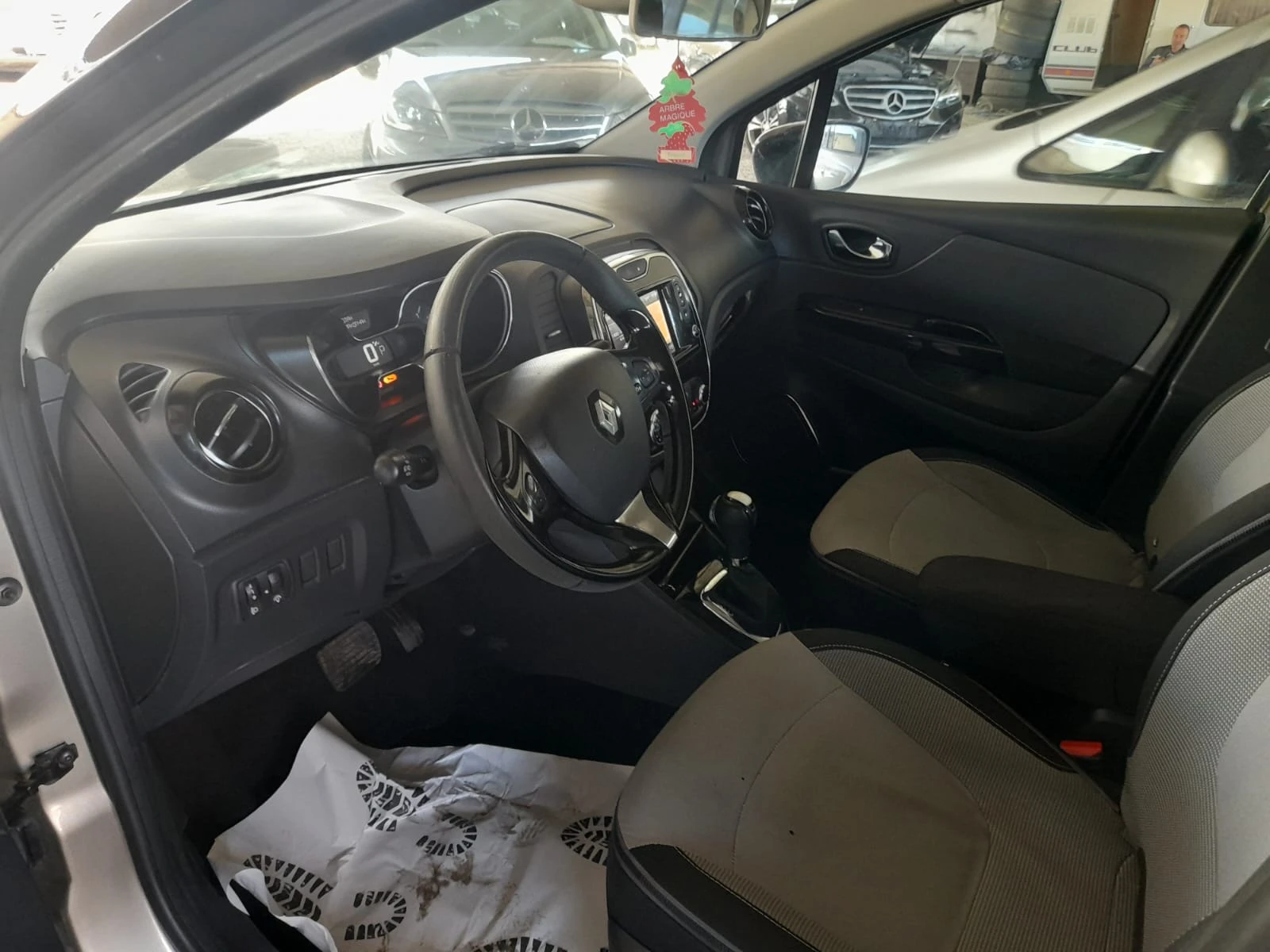 Renault Captur R-link 1.5dCI-90-AUTO-NAVI-камера - изображение 4