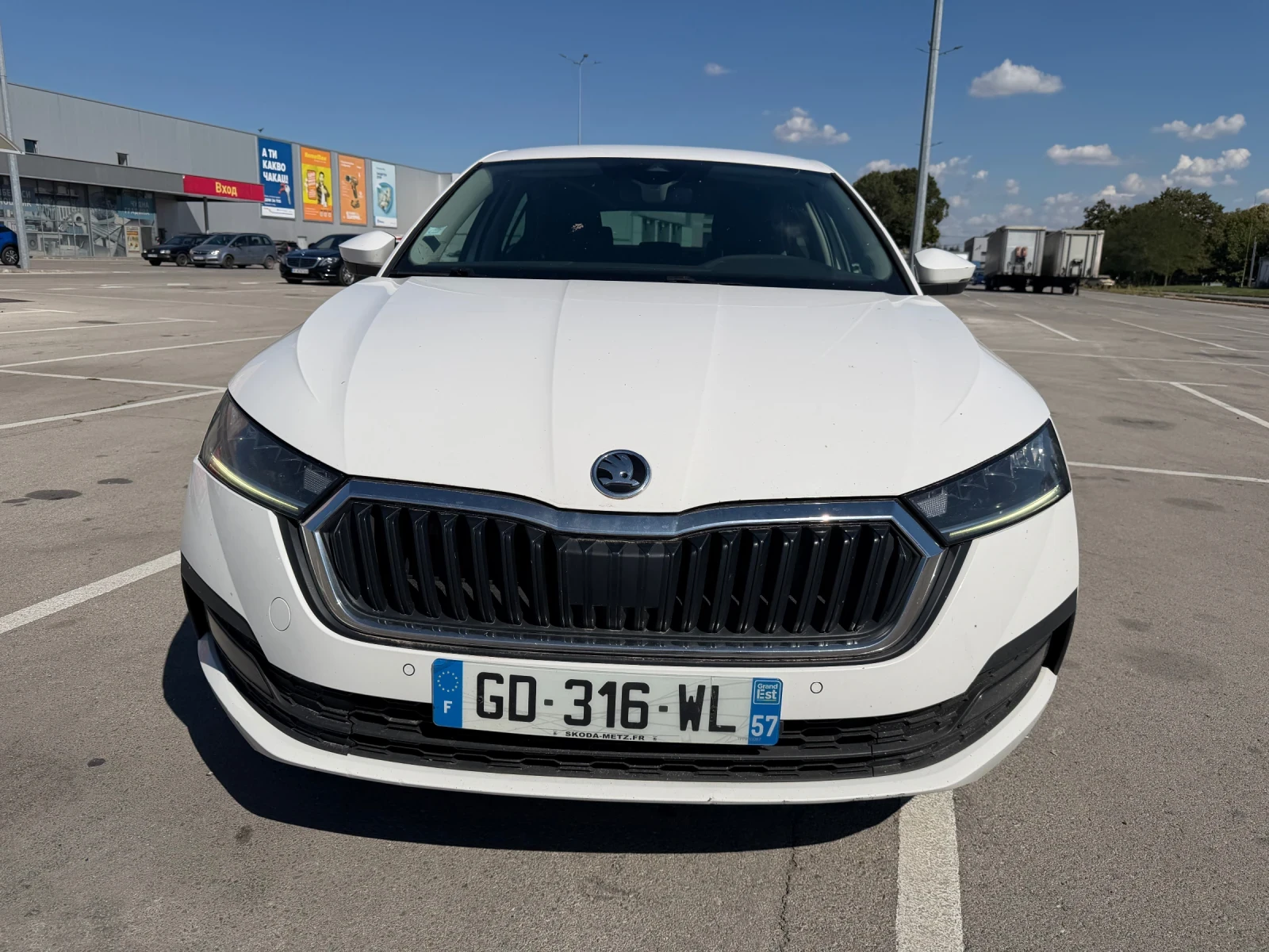 Skoda Octavia 2.0D* Ръчка* LED* Digital, снимка 3 - Автомобили и джипове - 53785983