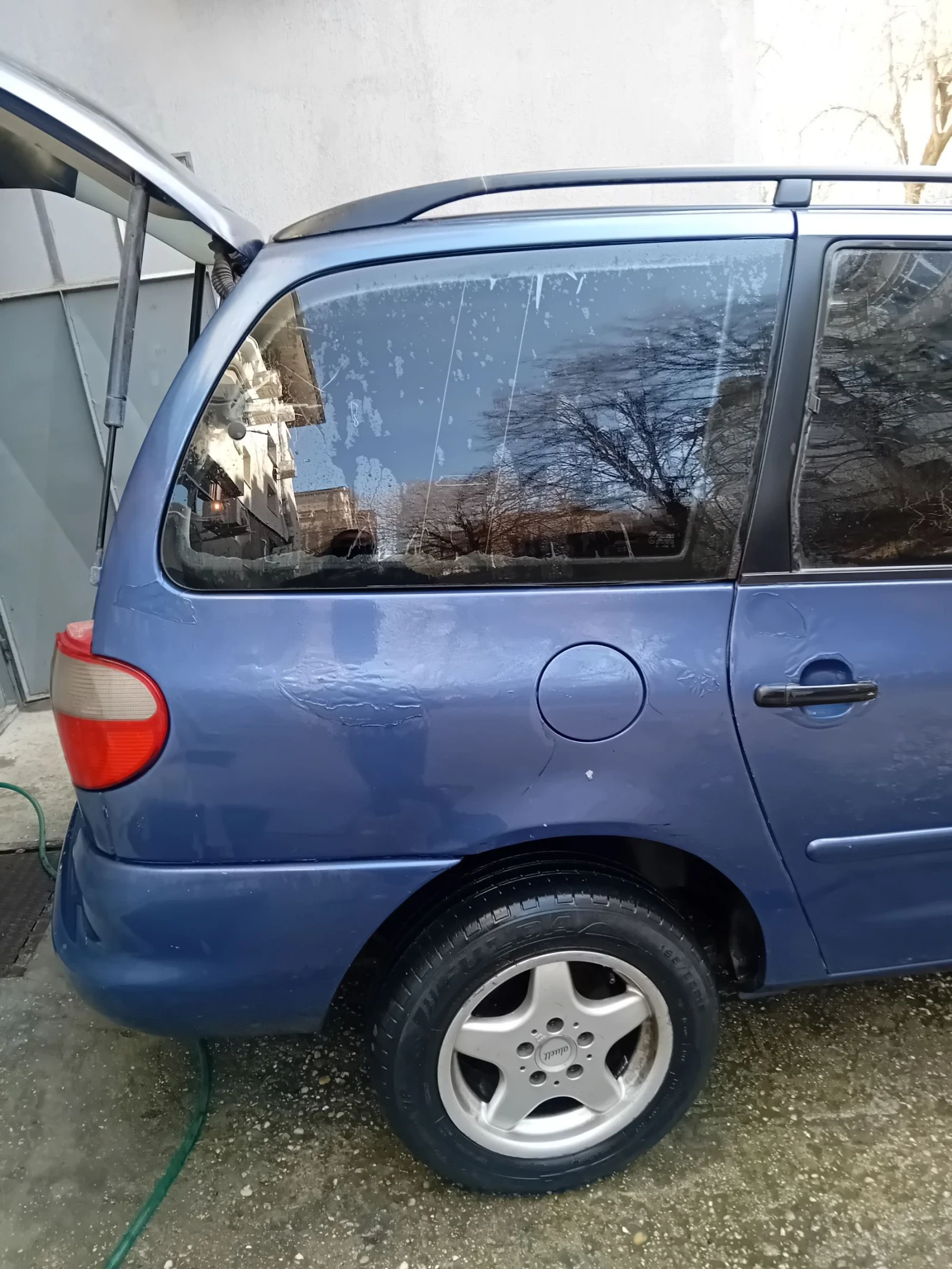 VW Sharan 110кс, снимка 4 - Автомобили и джипове - 53795237