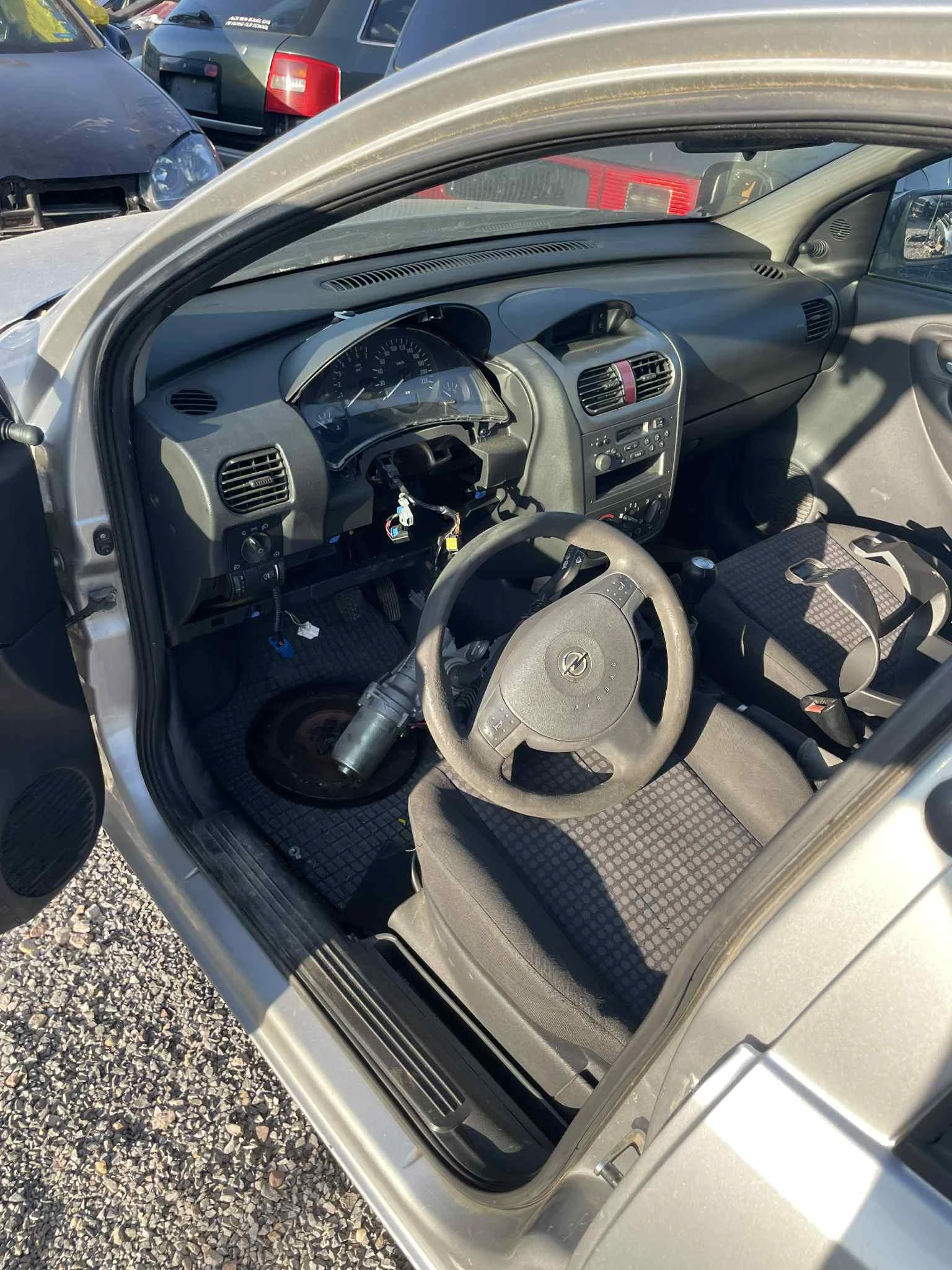 Opel Corsa 1.2 3 цилиндъра, снимка 5 - Автомобили и джипове - 53800319