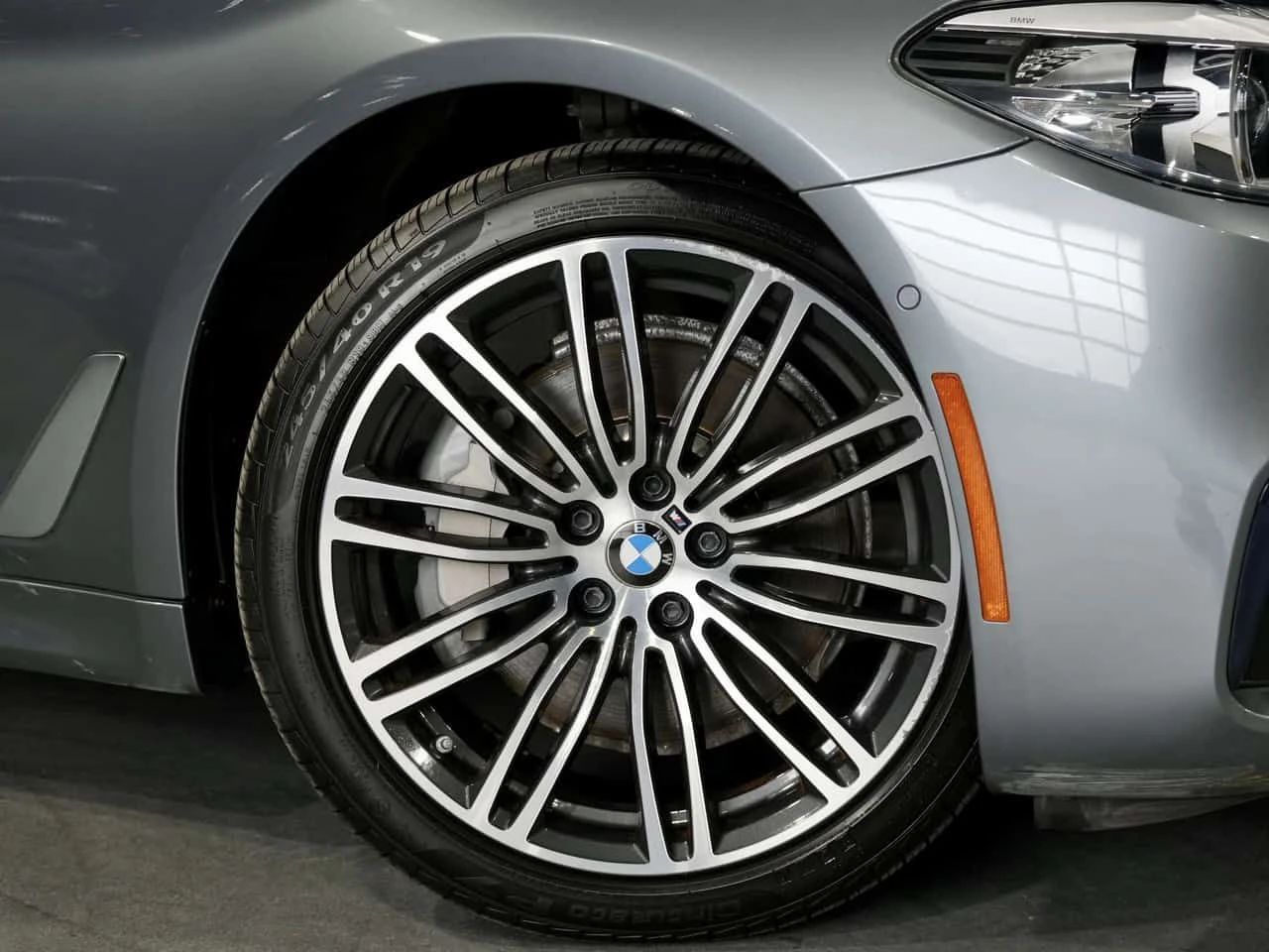 BMW 530 * xDrive * CARFAX * Фиксирана цена до БГ * , снимка 7 - Автомобили и джипове - 54060121