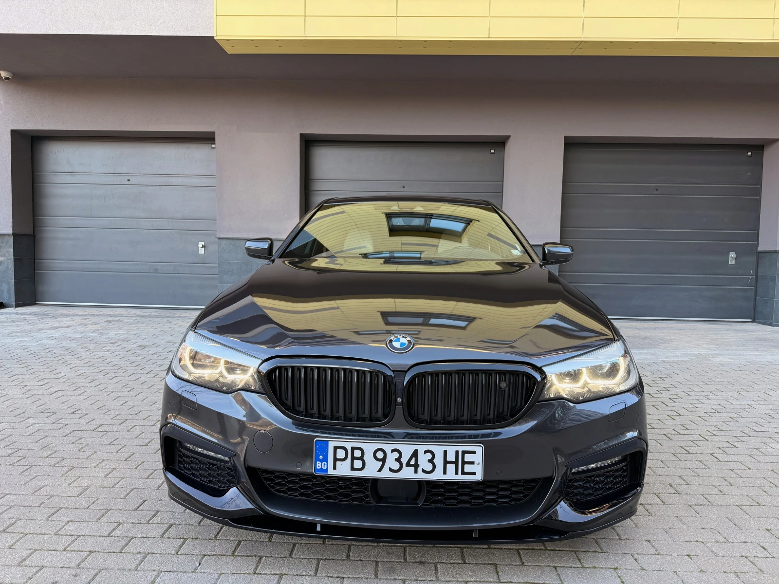 BMW 530 x-drive/MSport/DISR/360/HK/HEADUP/INDIVIDU/NIGHT V, снимка 6 - Автомобили и джипове - 54115491