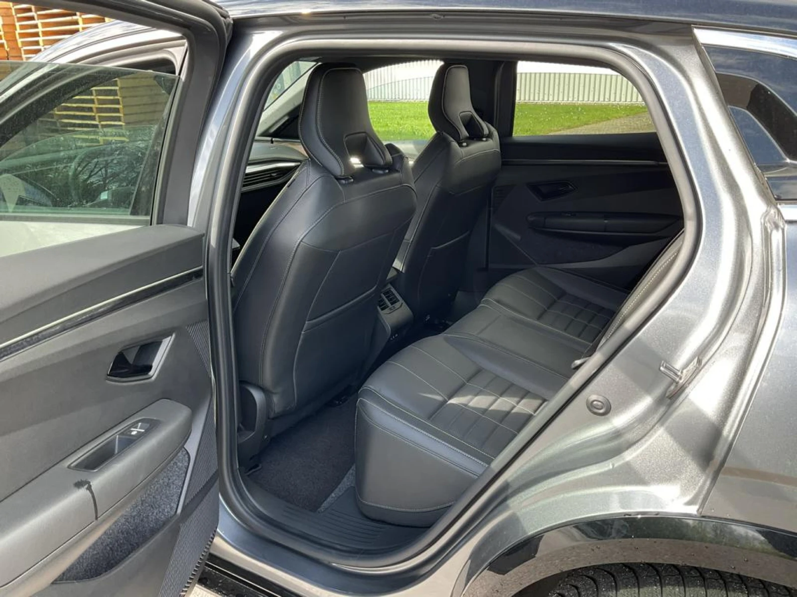 Renault Megane E-Tech Iconic - Electric, снимка 10 - Автомобили и джипове - 54341343