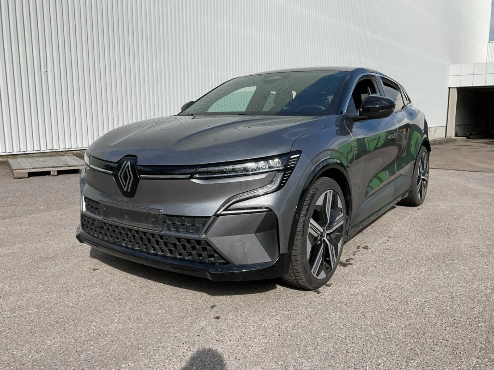 Renault Megane E-Tech Iconic - Electric, снимка 2 - Автомобили и джипове - 54341343