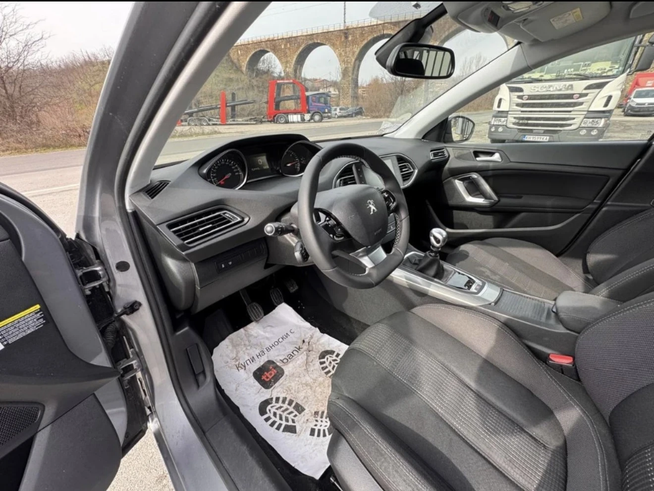 Peugeot 308 1.6 HDI FULL LED , снимка 7 - Автомобили и джипове - 54780330