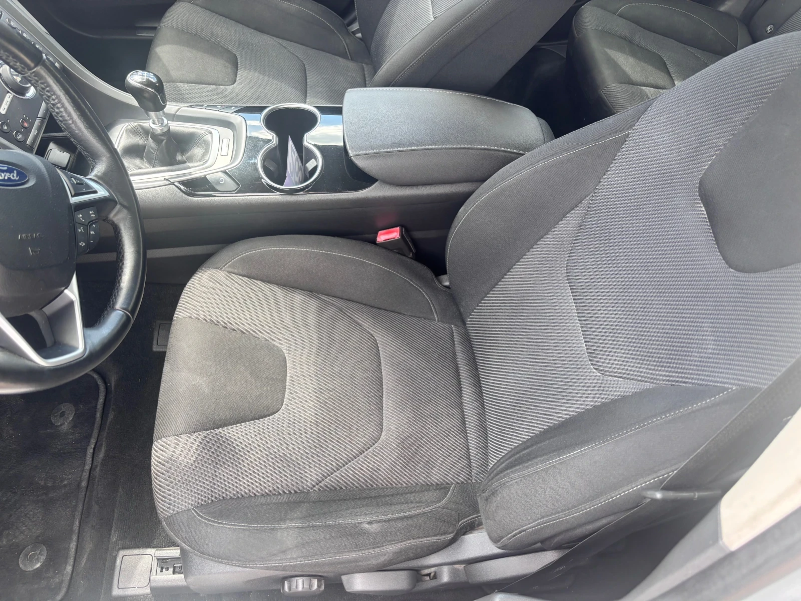 Ford Mondeo 1.6 TDCI Titanium , снимка 7 - Автомобили и джипове - 54419498