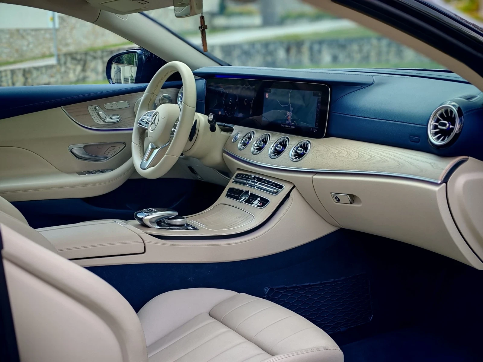 Mercedes-Benz E 300 300D BI-TURBO* AMG-LINE* EXCLUSIVE* НОВ ВНОС* , снимка 13 - Автомобили и джипове - 54455302